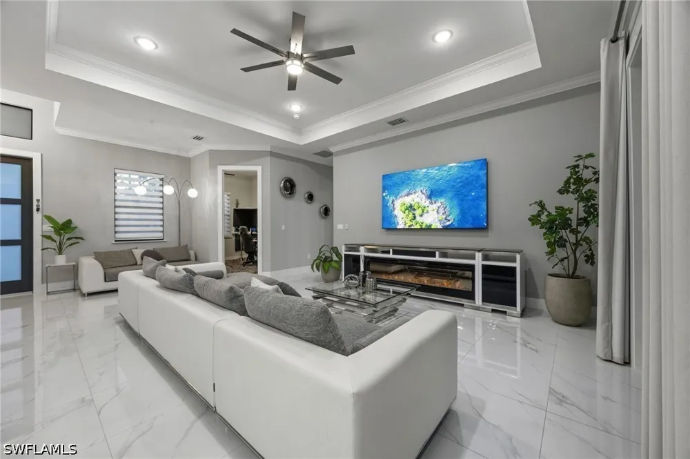 6th Avenue SE Naples, FL 34117