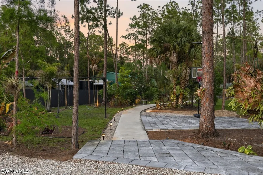 6th Avenue SE Naples, FL 34117