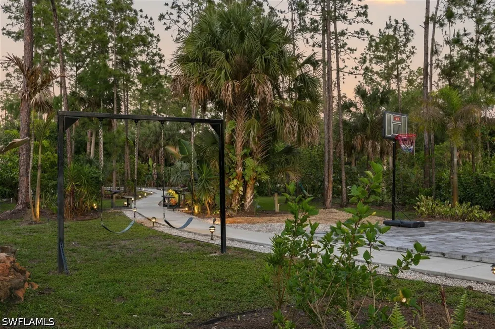 6th Avenue SE Naples, FL 34117