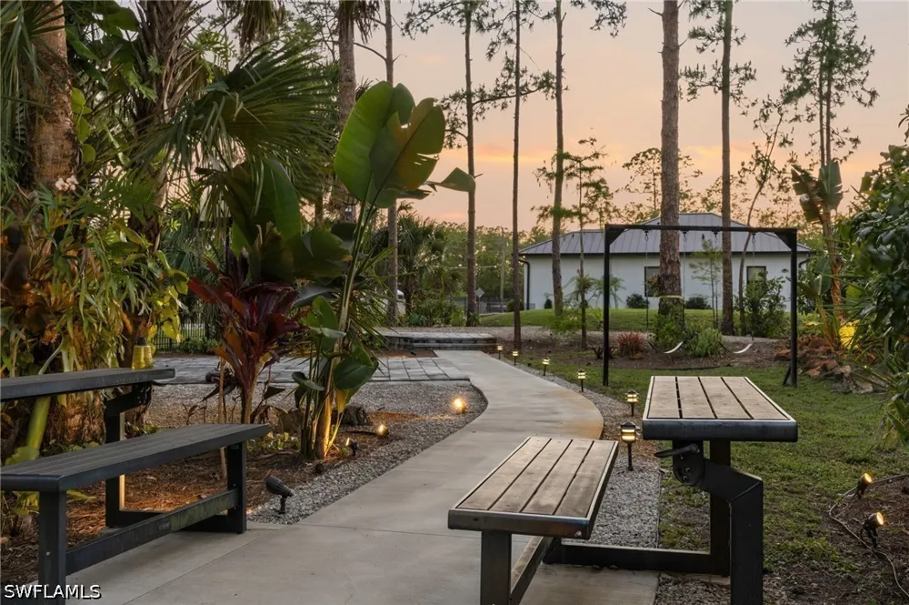 6th Avenue SE Naples, FL 34117