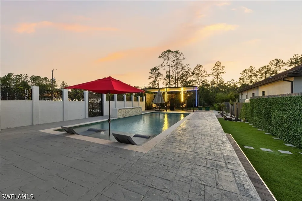6th Avenue SE Naples, FL 34117
