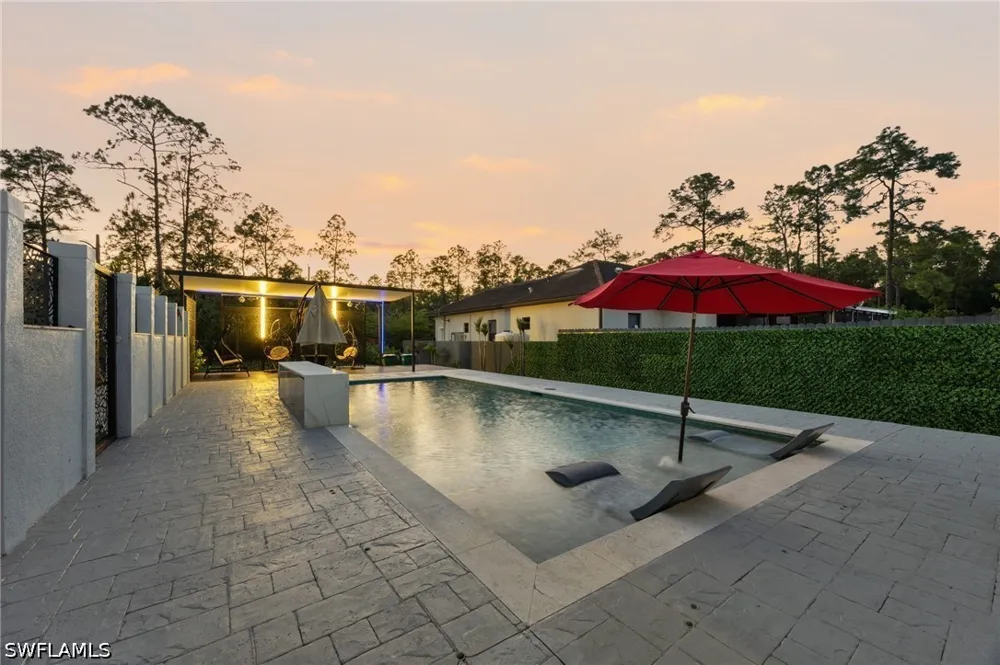 6th Avenue SE Naples, FL 34117