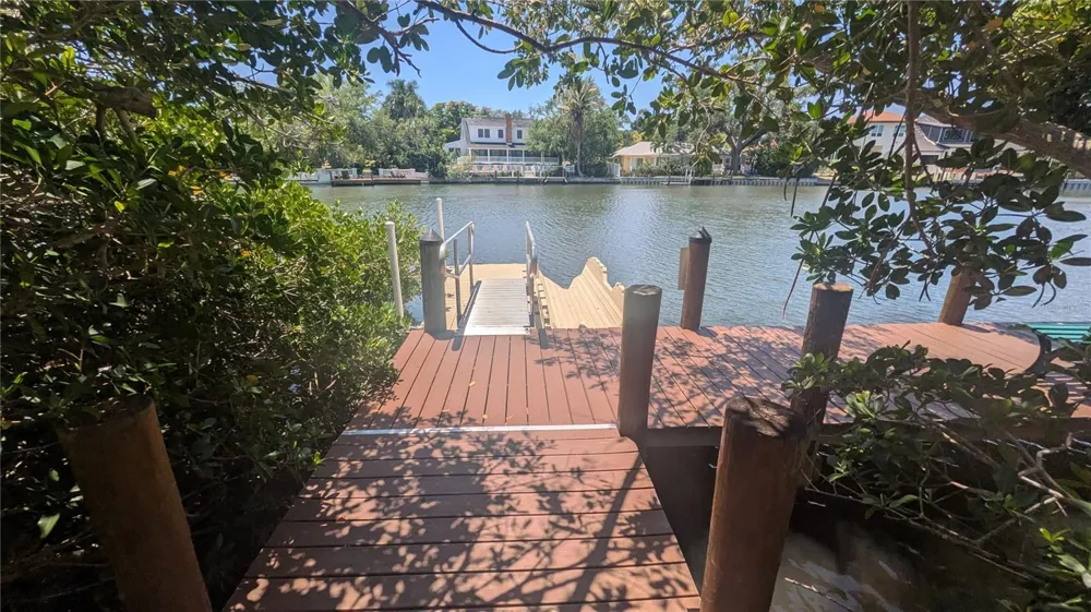 850 S TAMIAMI TRAIL #409 Sarasota, FL 34236