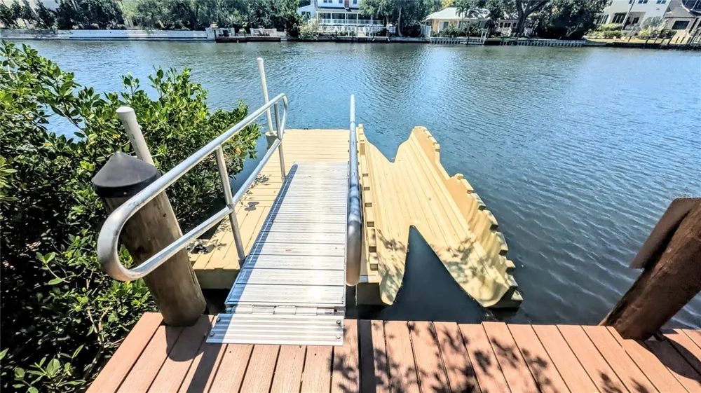 850 S TAMIAMI TRAIL #409 Sarasota, FL 34236