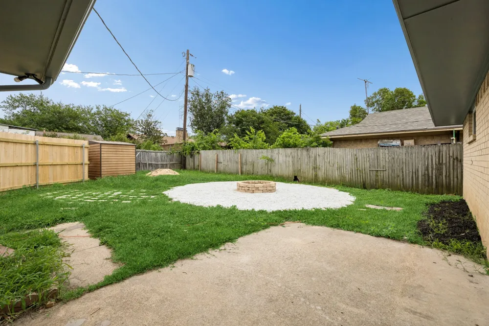 2524 Glen Lea Drive Irving, TX 75062