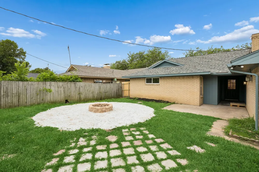 2524 Glen Lea Drive Irving, TX 75062