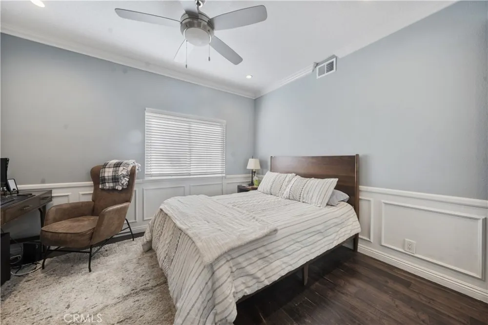 23900 Arminta West Hills, CA 91304