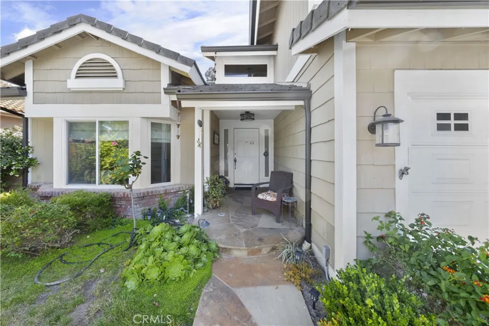 23900 Arminta West Hills, CA 91304