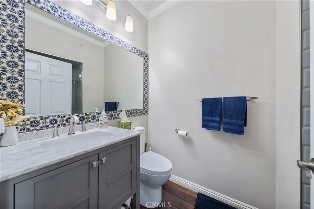 23900 Arminta West Hills, CA 91304