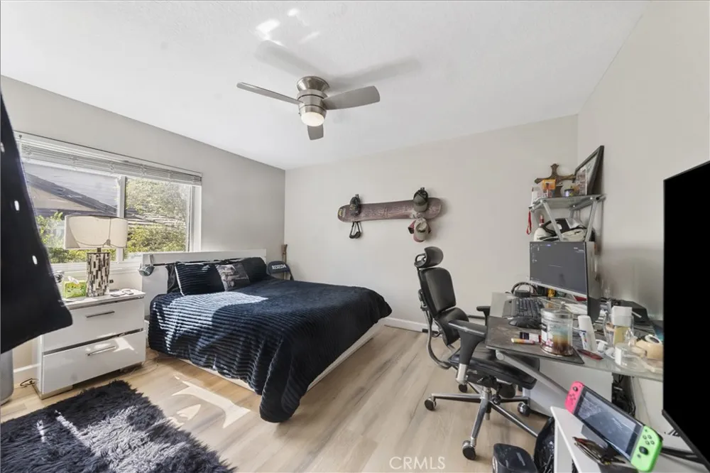 23900 Arminta West Hills, CA 91304