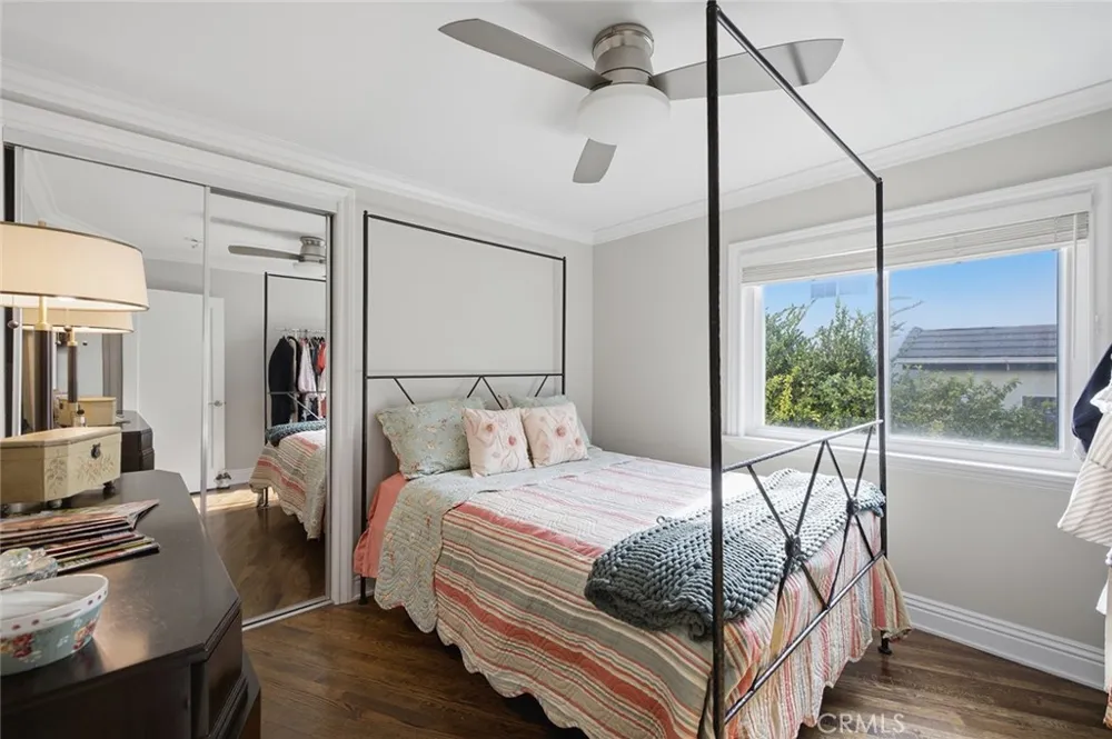 23900 Arminta West Hills, CA 91304