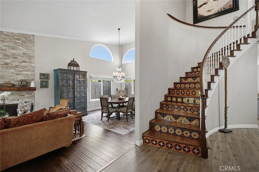 23900 Arminta West Hills, CA 91304