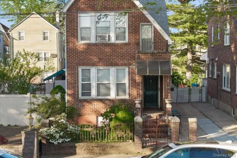 3181 Waterbury Avenue