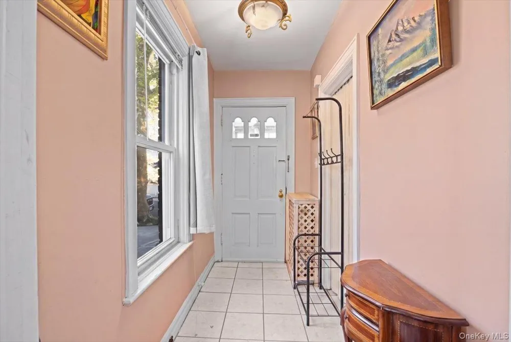 3181 Waterbury Avenue Bronx, NY 10465
