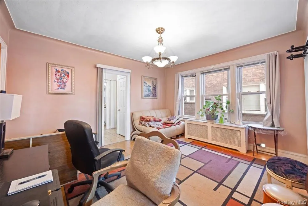 3181 Waterbury Avenue Bronx, NY 10465
