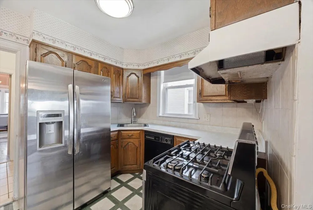 3181 Waterbury Avenue Bronx, NY 10465