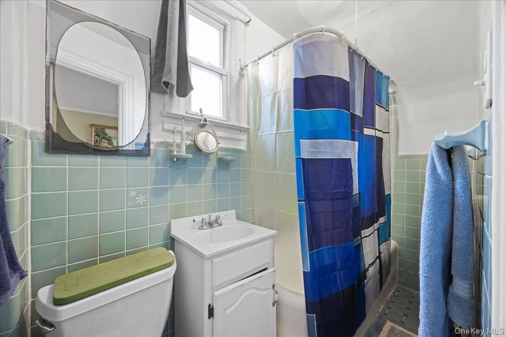 3181 Waterbury Avenue Bronx, NY 10465