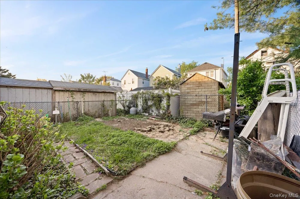 3181 Waterbury Avenue Bronx, NY 10465