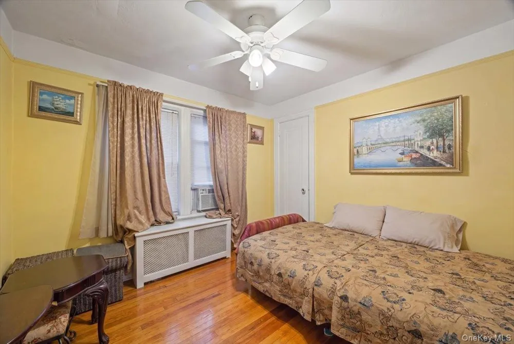 3181 Waterbury Avenue Bronx, NY 10465