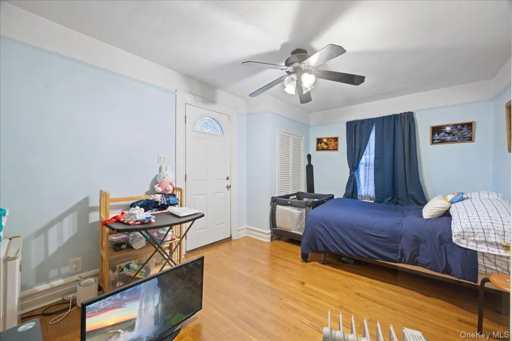 3181 Waterbury Avenue Bronx, NY 10465