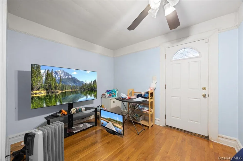 3181 Waterbury Avenue Bronx, NY 10465