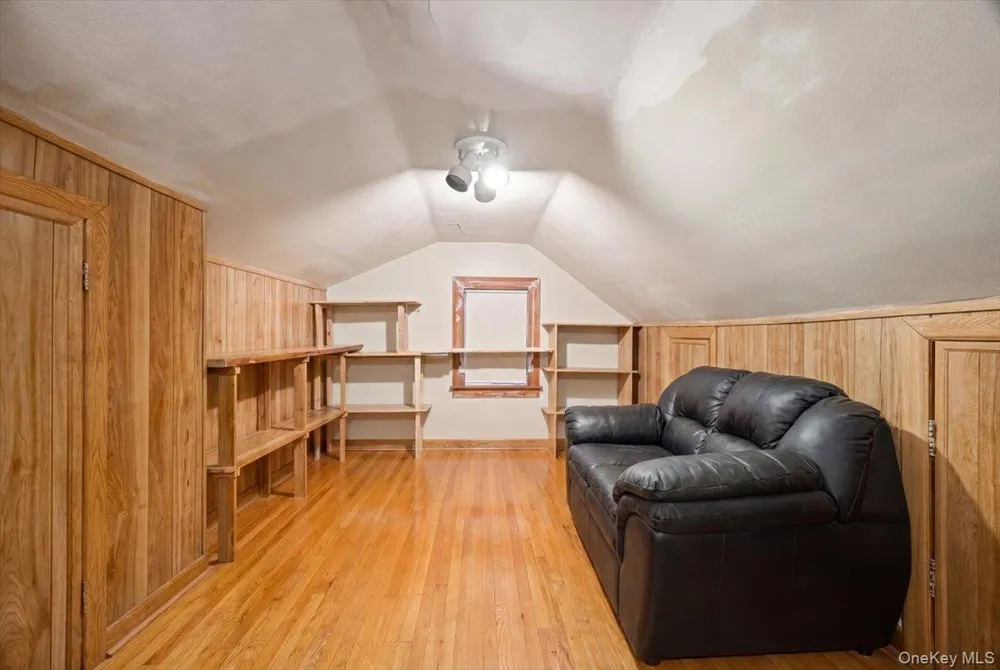 3181 Waterbury Avenue Bronx, NY 10465