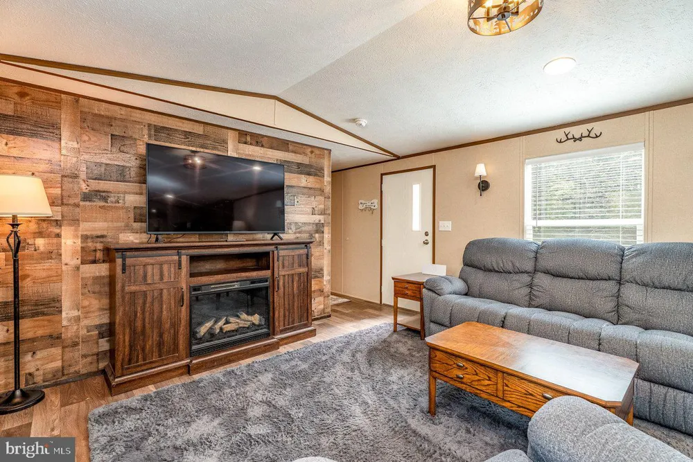 24 STRAUTER ROAD Franklin, WV 26807