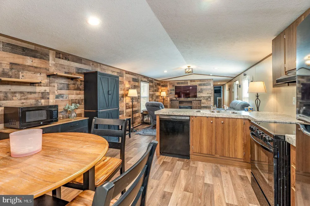 24 STRAUTER ROAD Franklin, WV 26807
