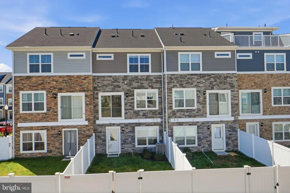 10915 DRUMMOND PLACE White Plains, MD 20695
