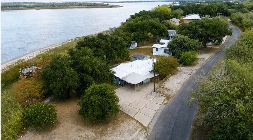 195 Carmel Drive Sandia, TX 78383