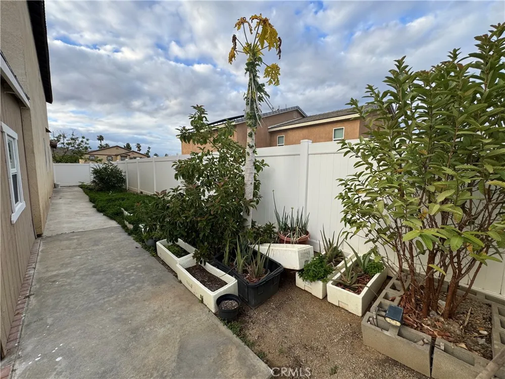 11742 Connell Riverside, CA 92505