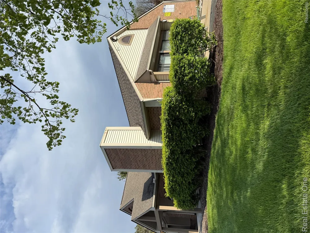 403 Water Tower Circle #92 Brighton City, MI 48116