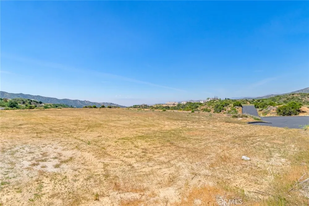 39525 Eastview Court Yucaipa, CA 92399