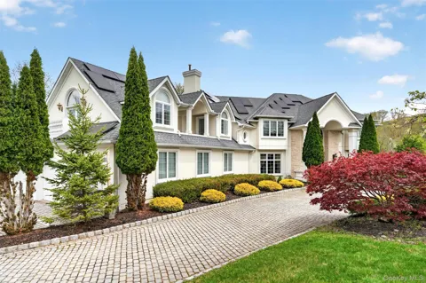 23 Greenwich Avenue