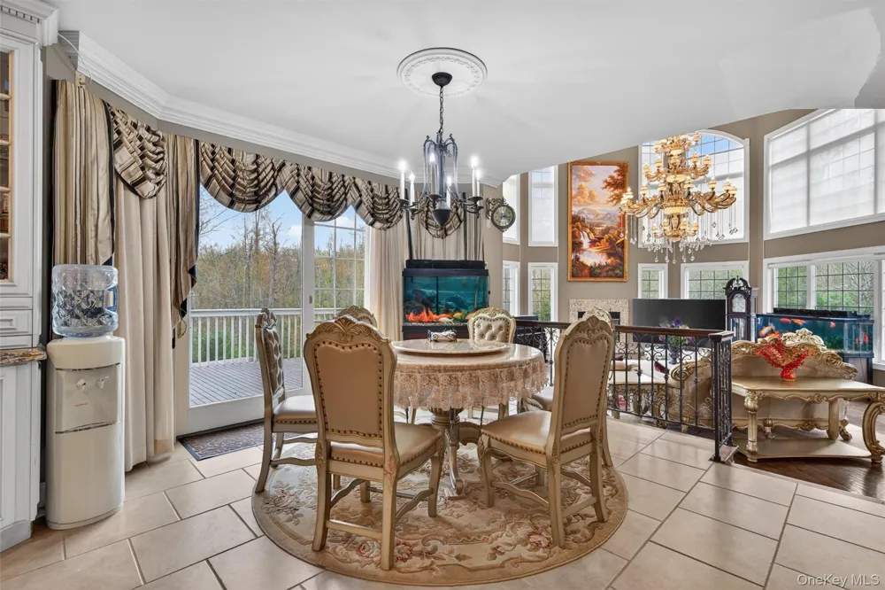 23 Greenwich Avenue Woodbury, NY 10917