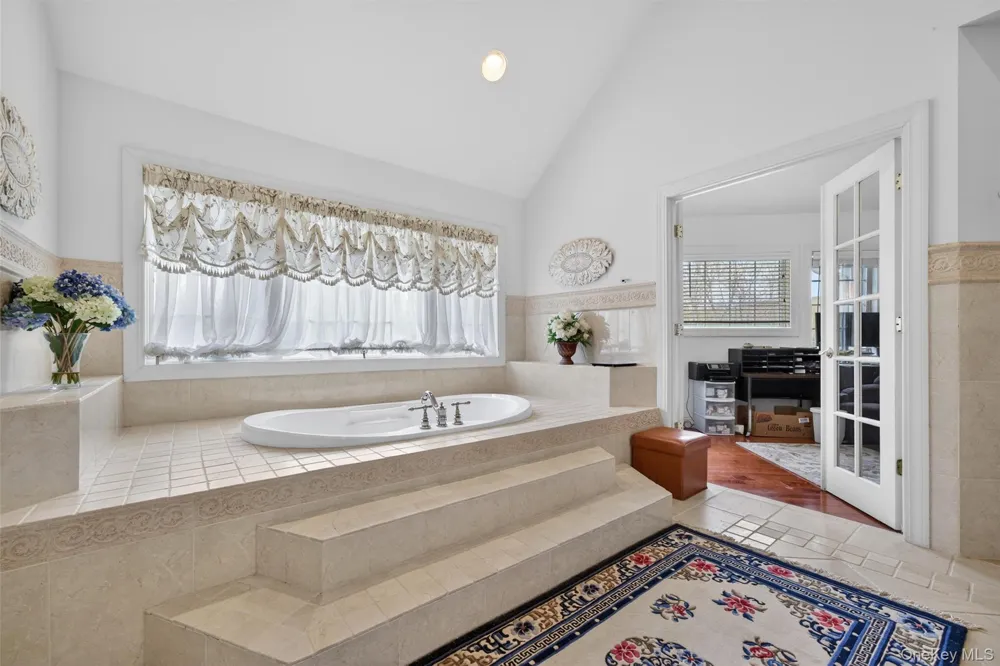 23 Greenwich Avenue Woodbury, NY 10917