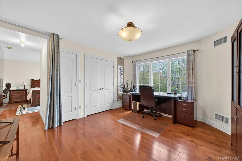 23 Greenwich Avenue Woodbury, NY 10917