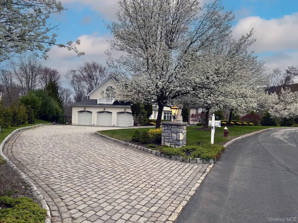 23 Greenwich Avenue Woodbury, NY 10917