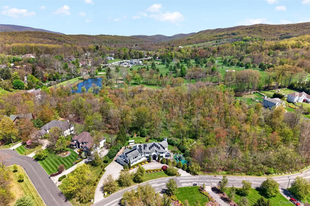 23 Greenwich Avenue Woodbury, NY 10917