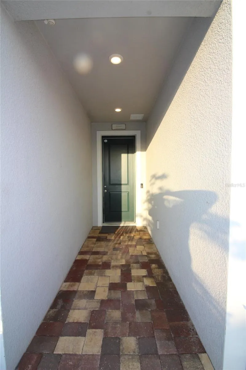 9449 SANDERS PARK PLACE Seffner, FL 33584