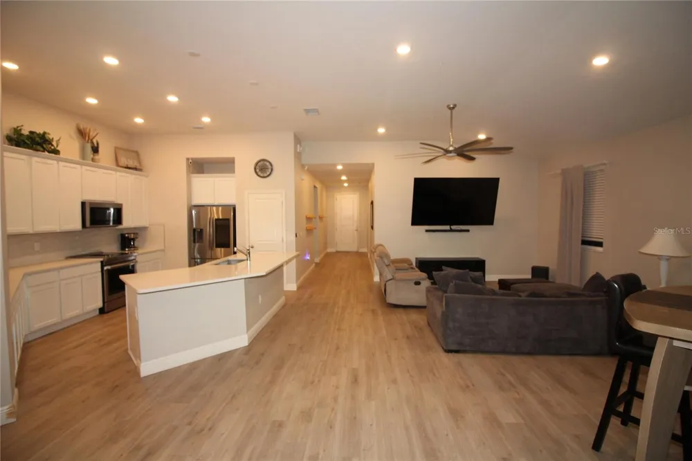 9449 SANDERS PARK PLACE Seffner, FL 33584