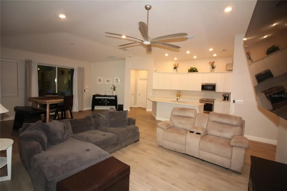 9449 SANDERS PARK PLACE Seffner, FL 33584