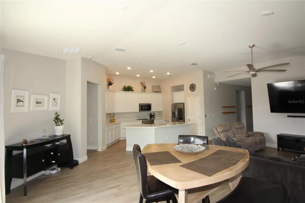 9449 SANDERS PARK PLACE Seffner, FL 33584