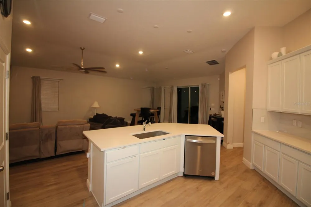9449 SANDERS PARK PLACE Seffner, FL 33584