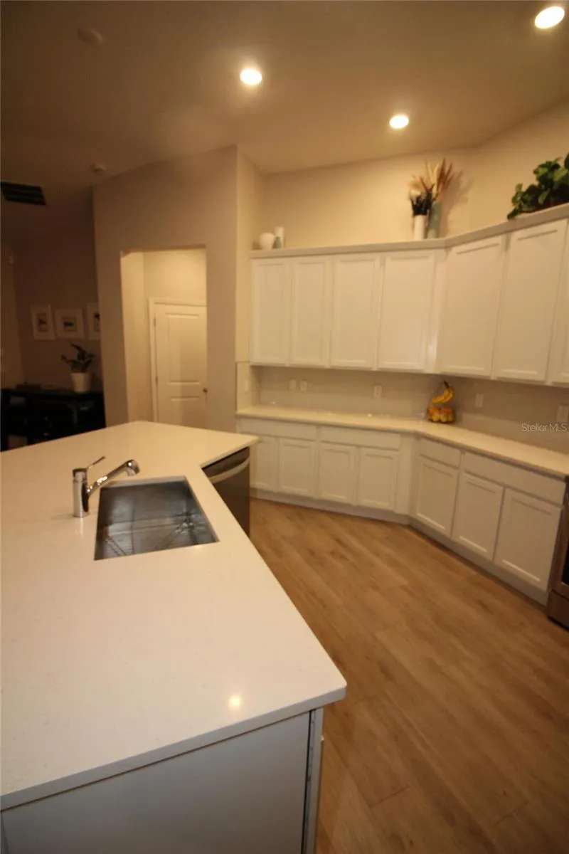 9449 SANDERS PARK PLACE Seffner, FL 33584