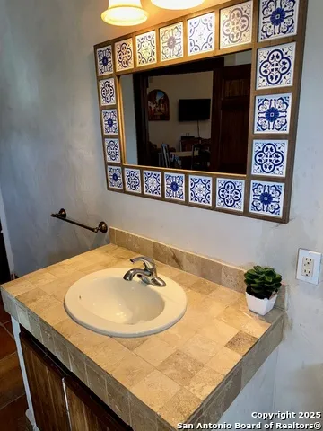 584 Tierra Linda Concan, TX 78838