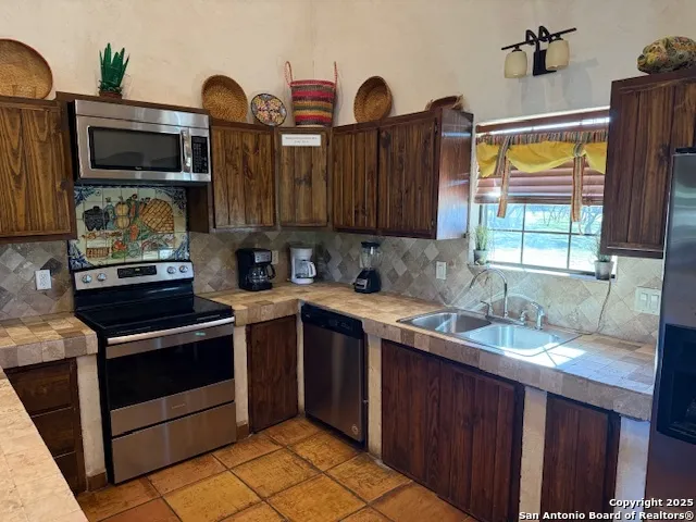 584 Tierra Linda Concan, TX 78838