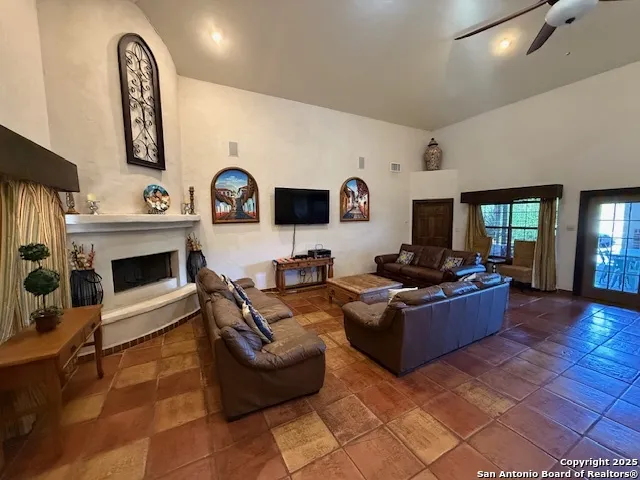 584 Tierra Linda Concan, TX 78838