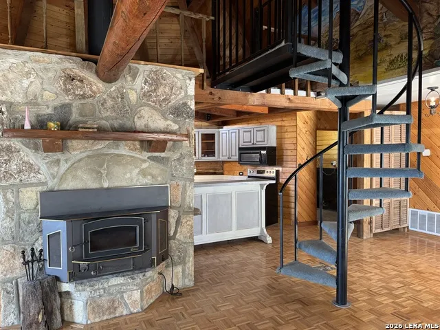 620 Lake Forest Pipe Creek, TX 78063