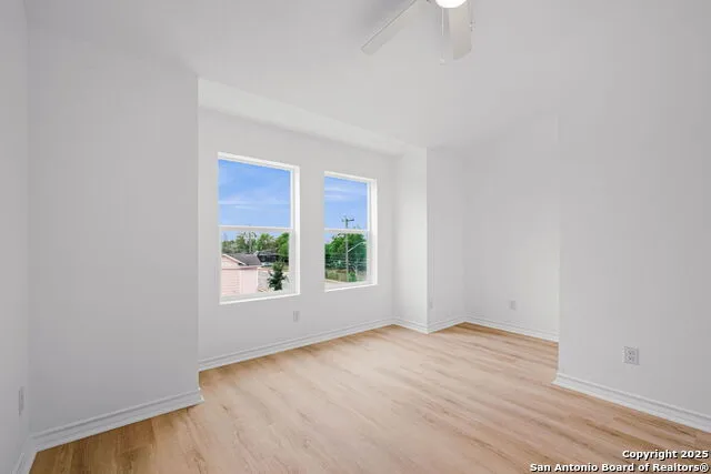 1502 S Walters San Antonio, TX 78210
